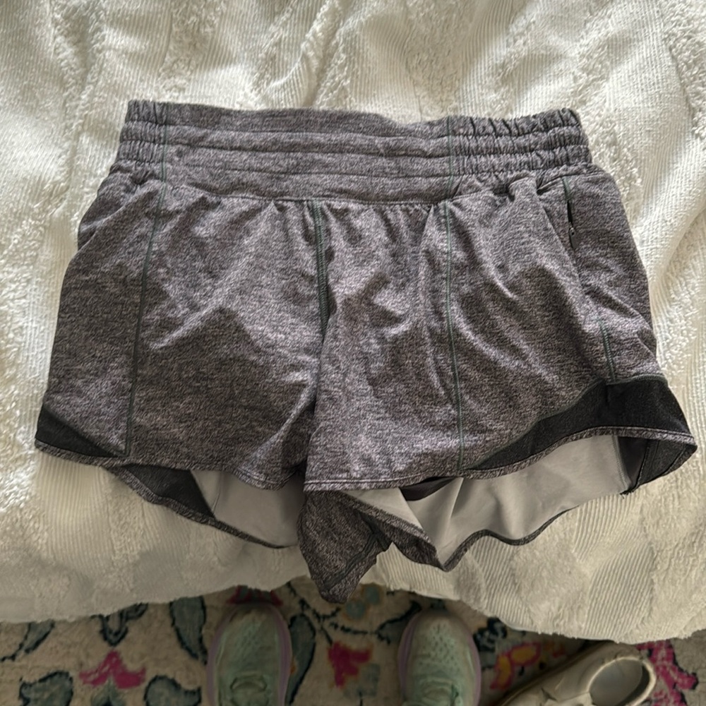 lululemon hotty hots 2.5in